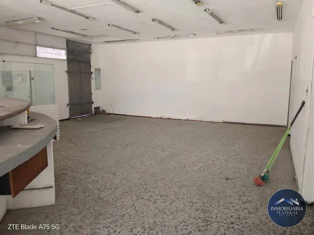 Venta Local Comercial 800 m² ubicado en el Centro, 3 niv...