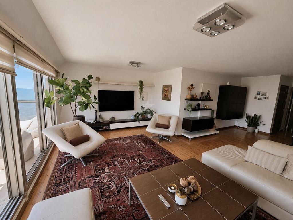 ALQUILER APTO P. CARRETAS - 3 DORM - 4 BAÑOS - SERVICIO -