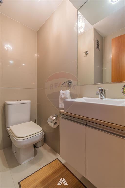 VENTA POCITOS APTO 2 DORM TERRAZA + GJE AMUEBLADO