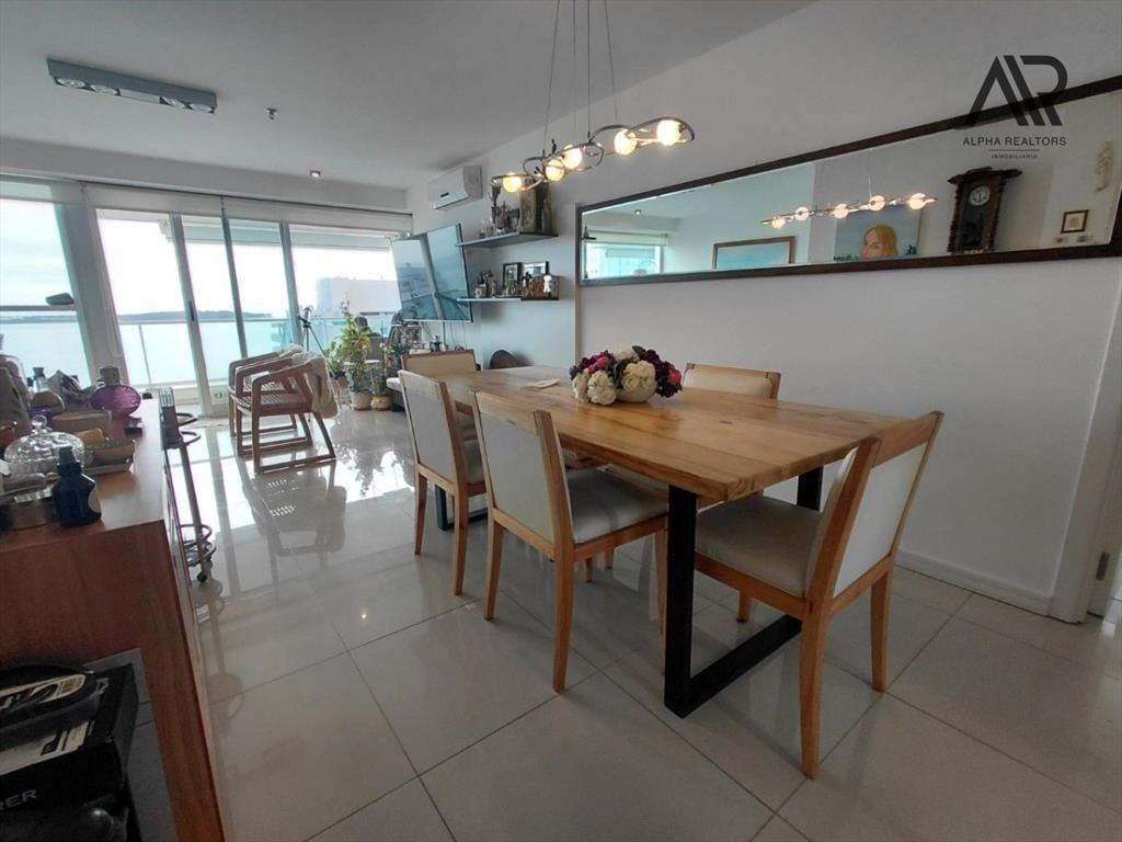 Apartamento en venta c/ cochera en Playa Mansa