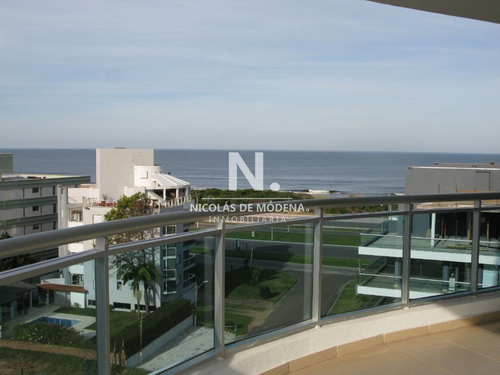 En venta apartamento en Aidy Grill de 3 Punta del