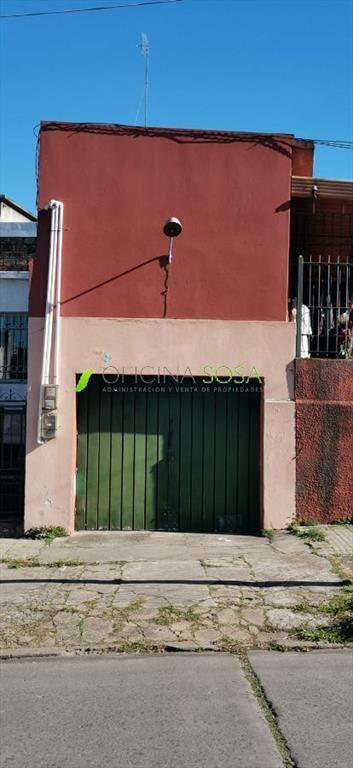 CASA ESQUINA CON GARAJE
