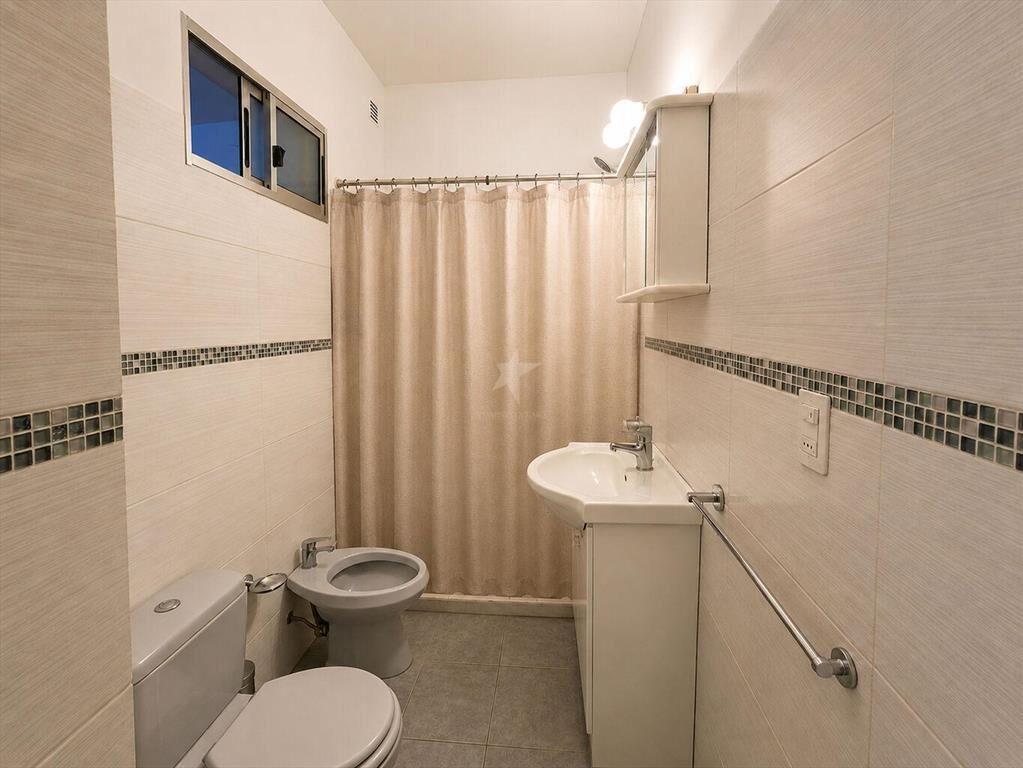 ALQUILER CASA PARQUE BATLLE 1 DORMITORIO Y PATIO