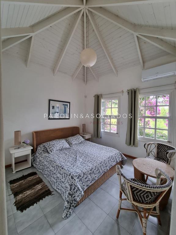 Casa en venta en La Barra a 3 cuadras de la Punta