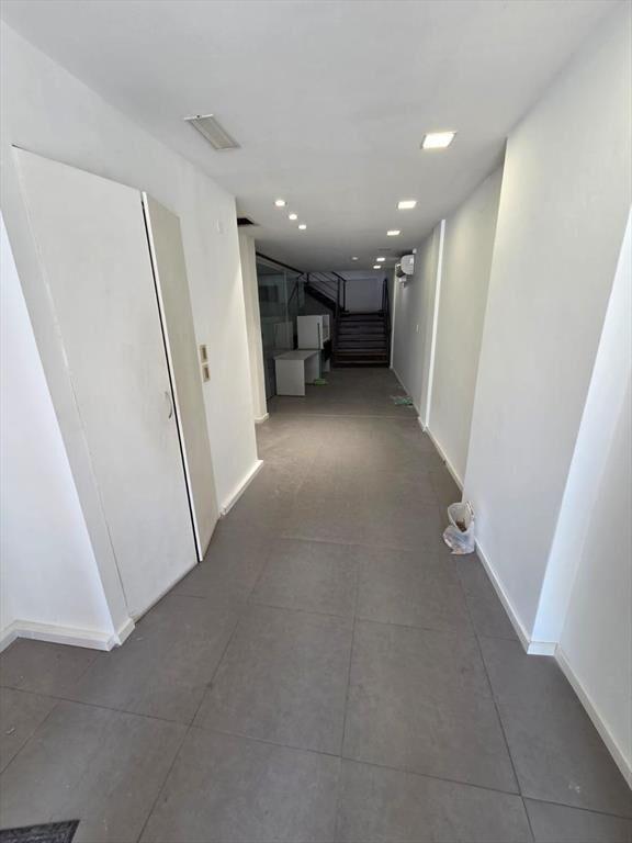 Juncal y Sarandi, 3 mts de frente, 180 m2 , excelente estad