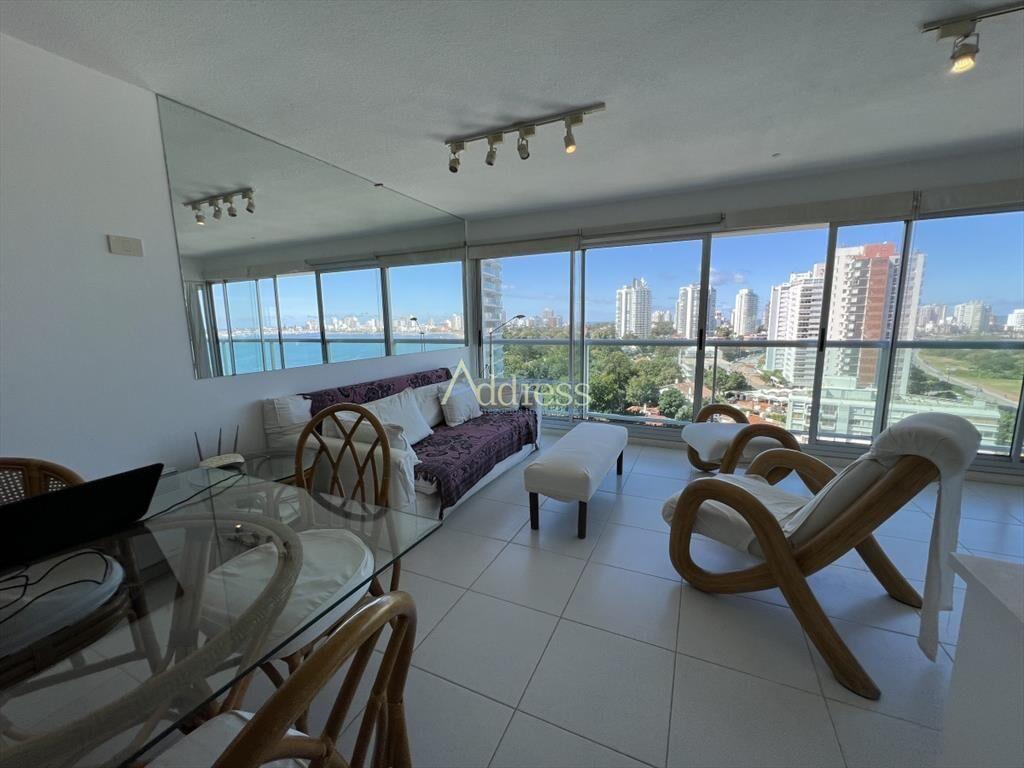 Apartamento en venta en playa Mansa, 2 dormitorios, 2 baño