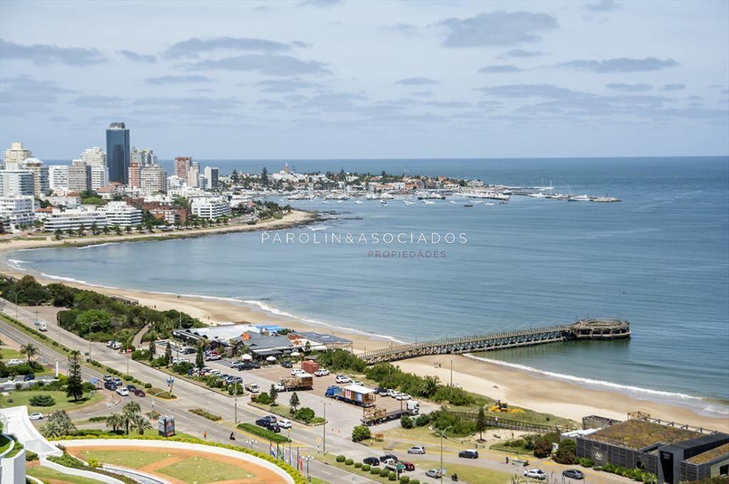 Vende apartamento de 2 dormitorios en suite en