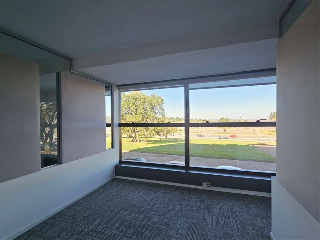 Oficina en Parque Rodó - VENTA CON RENTA