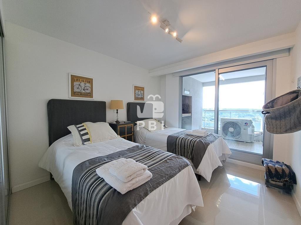 Alquiler de apartamento 2 dormitorios en Punta del este, Ma