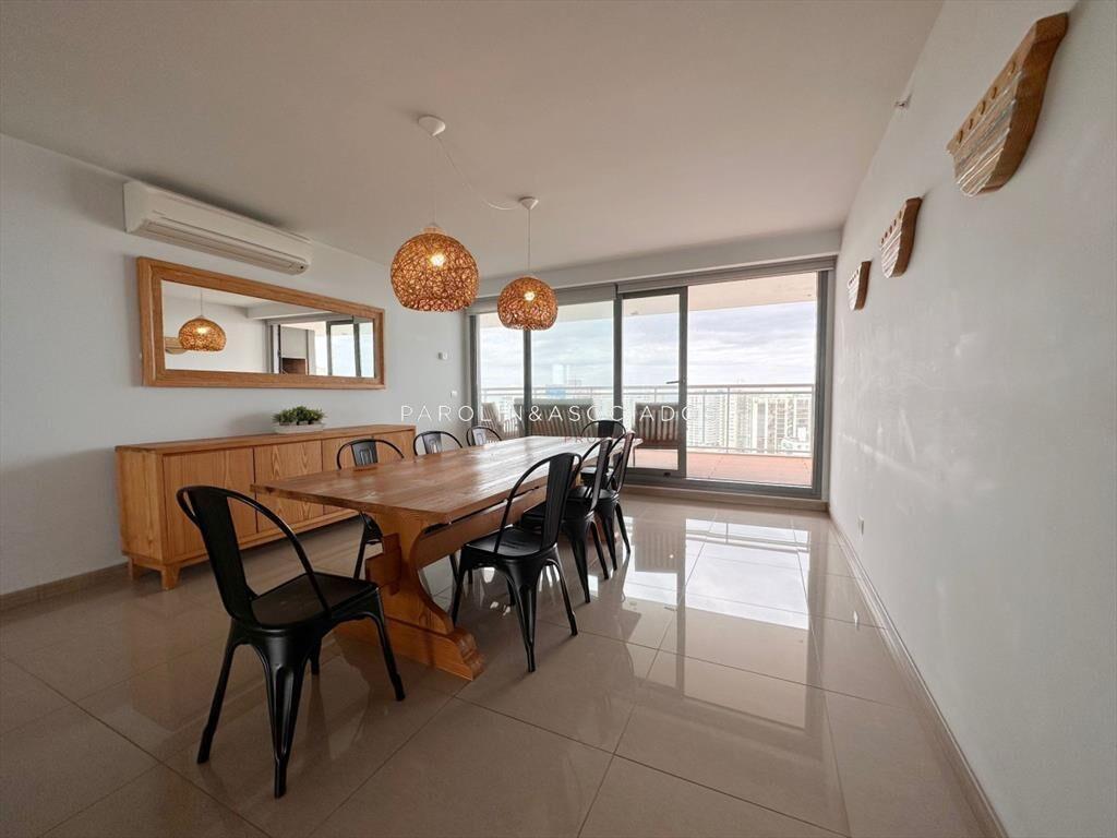 Apartamento en venta de 3 dormitorios en Edificio