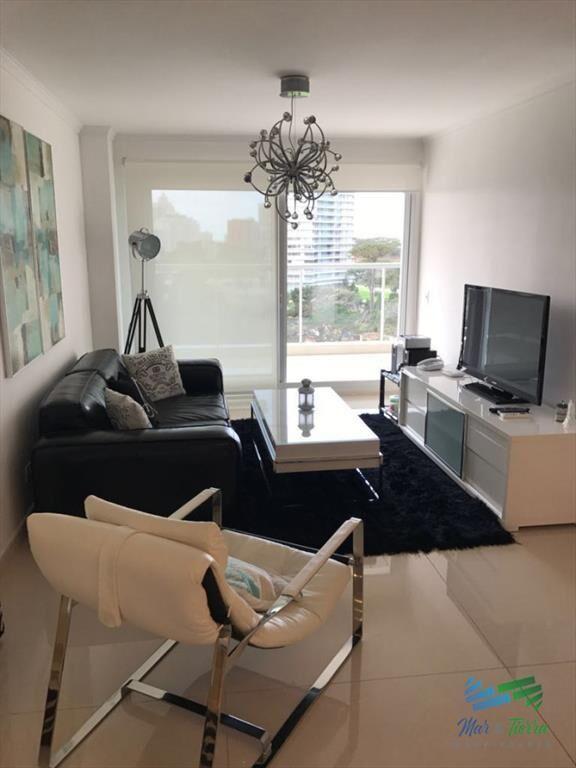 En venta.. piso alto , torre de categoría con y