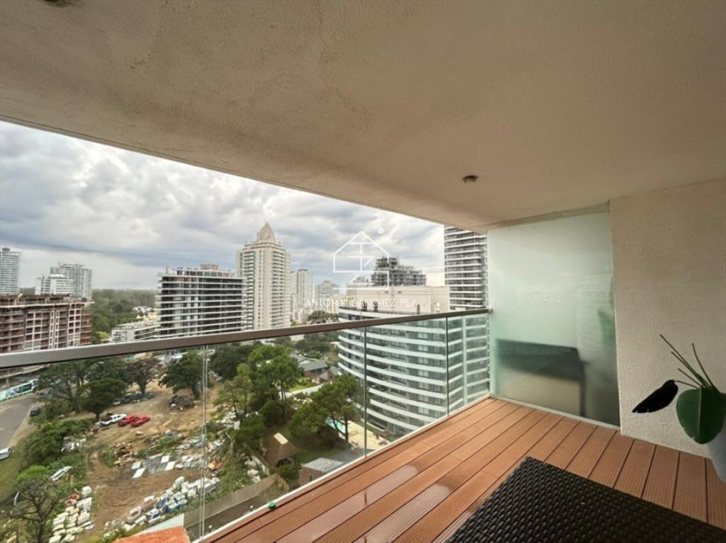Venta apartamento tres dormitorios Punta del Este
