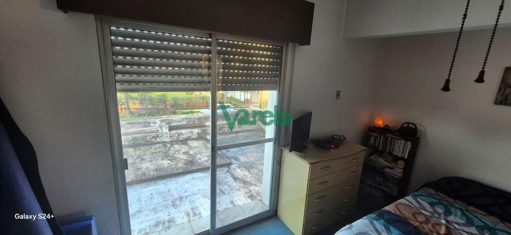 2 Apartamentos y 2 locales comerciales en