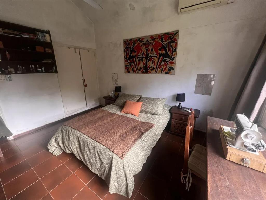 Venta Casa 4 dormitorios con amplio terreno cercana a la pl