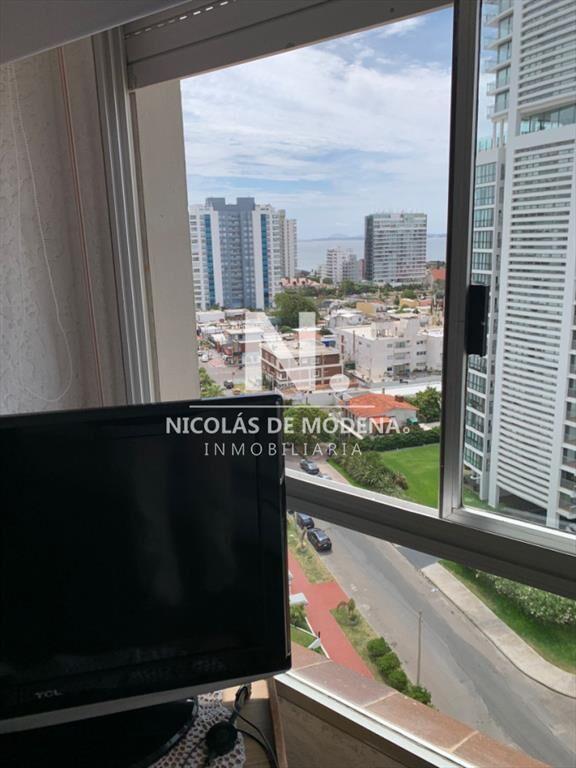 Apartamento de 1 dormitorio ubicado en un en de