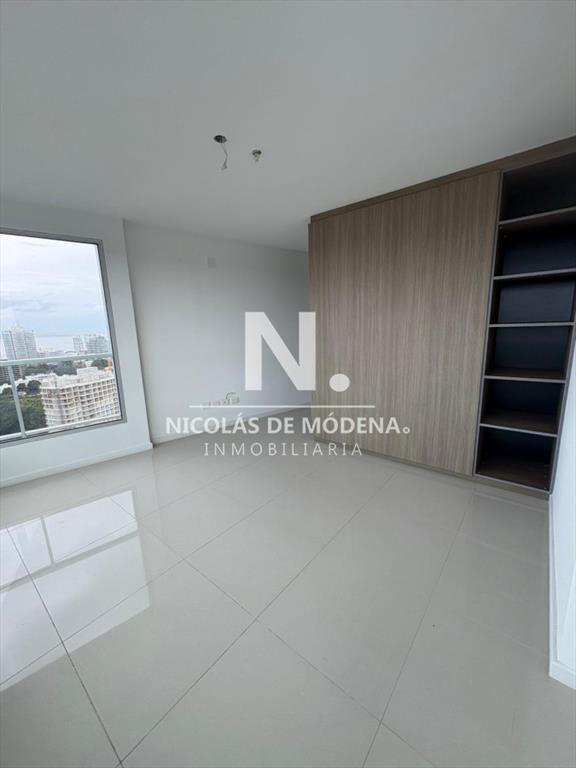 Apartamento de 3 dormitorios con excelentes y