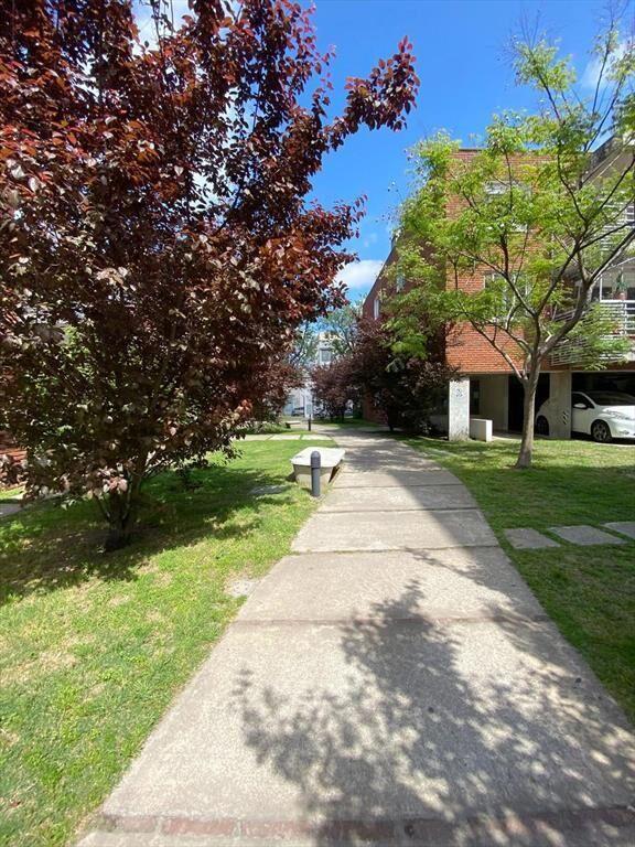 Venta apartamento con renta, de 3 dormitorios, terraza con