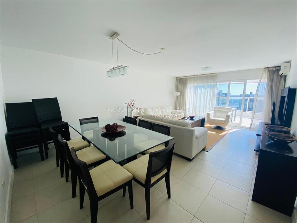 Apartamento en venta de 3 dormitorios en Tower,