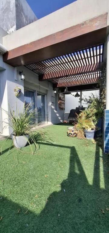 Se alquila Penthouse de 3 dormitorios con terraza y garage