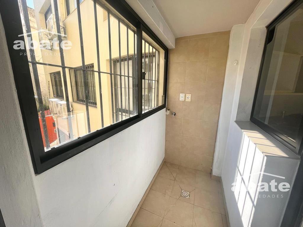 Venta apartamento 4 dormitorios   servicio completo ,Rambla