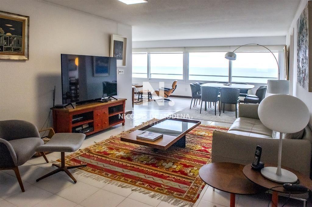 En venta apartamento en Tiburón II, de 3 con