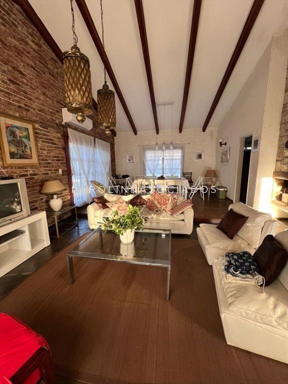 Casa de 3 dormitorios + dependencia de servicio