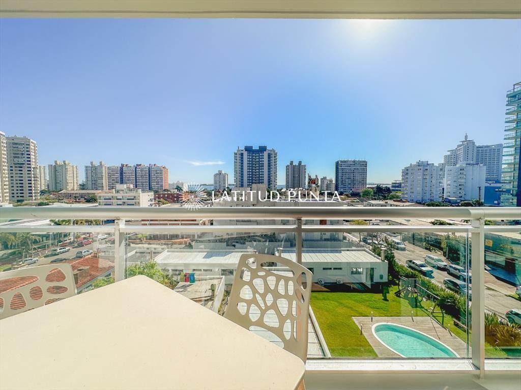 Apartamento en Brava, 1 dormitorio y medio
