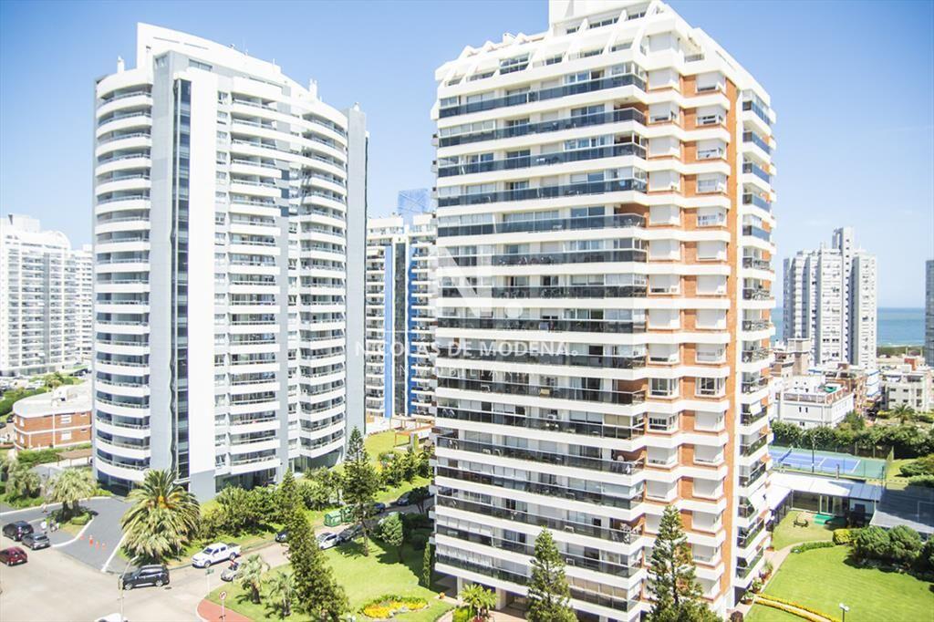 Lanzamiento, Torres del Este - Departamento de 2 dorm. en v