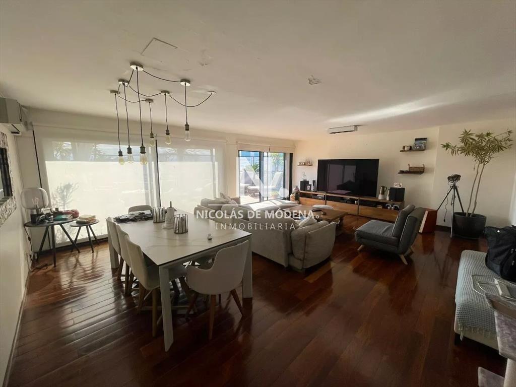 Penthouse de 4 dormitorios en Pocitos Nuevo