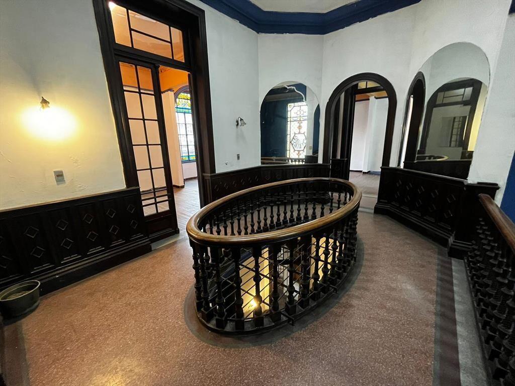 Excelente casa, ideal empresa o edificio sobre Agraciada!!