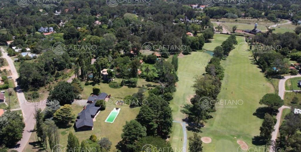 Casa en venta con vista a agradable entorno.