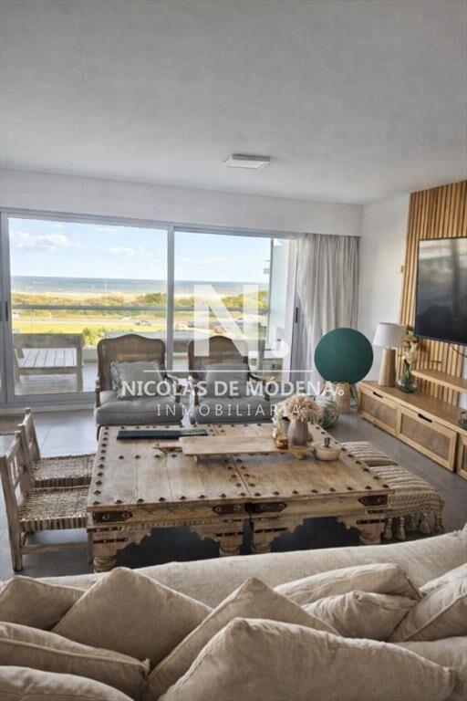 En venta en zona playera, apartamento de 3 en del