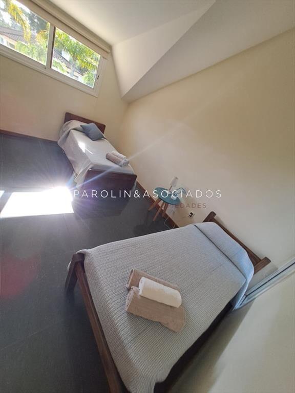 Espaciosa Casa en Barrio Privado de 6 dorm y en