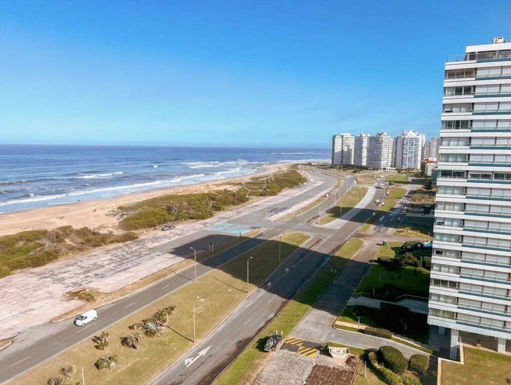 Apartamento en la Brava con vista frente al mar