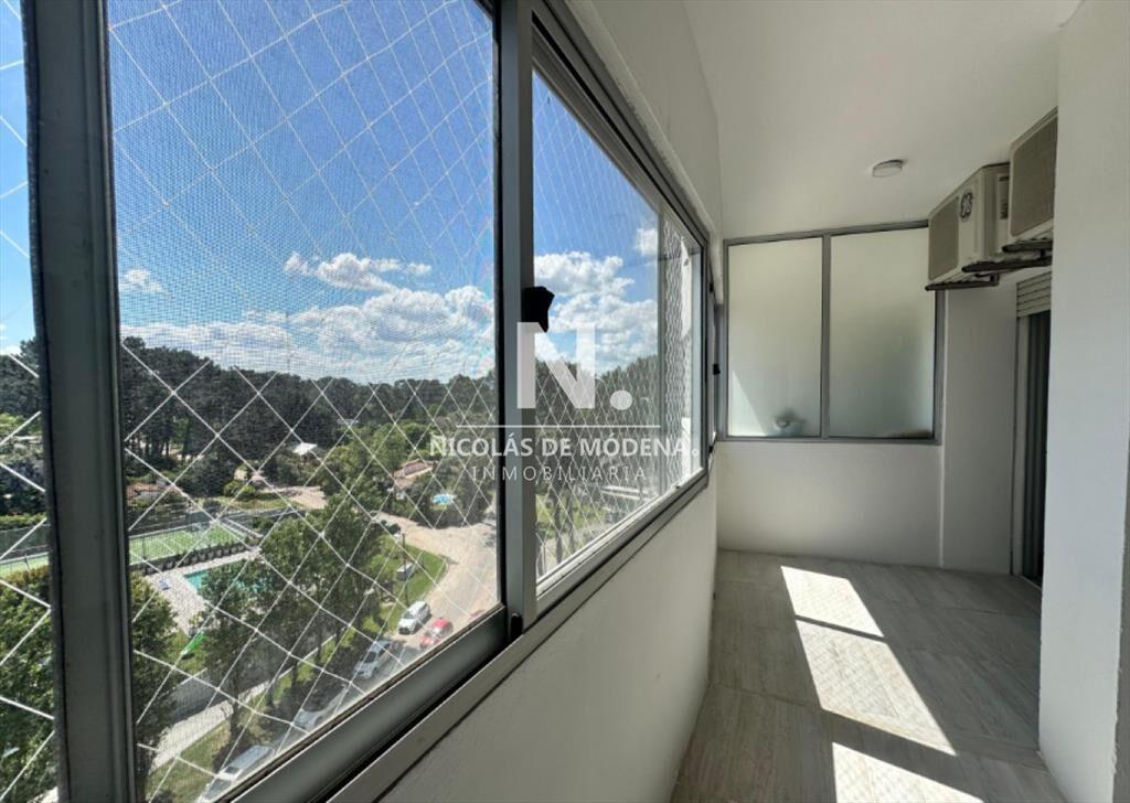 Se vende apartamento de 3 dormitorios en Punta