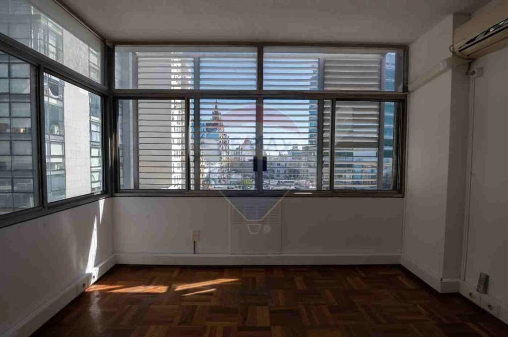 VENTA AMPLIA OFICINA EN CORDON CON BUENA RENTA