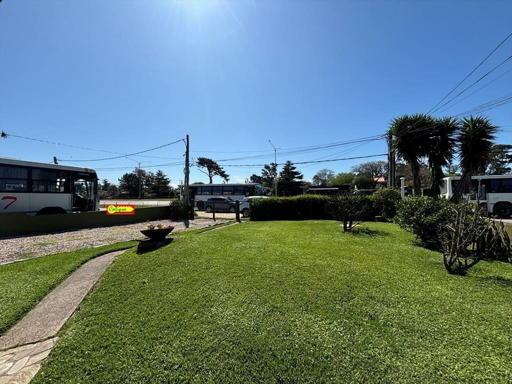 Venta - Casa - 4 dormitorios -Piscina climatizada-Atlantida