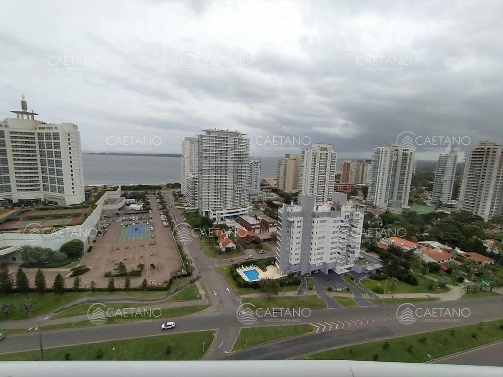 Alquiler anual, temporal apartamento 2 dormitorios. Playa m