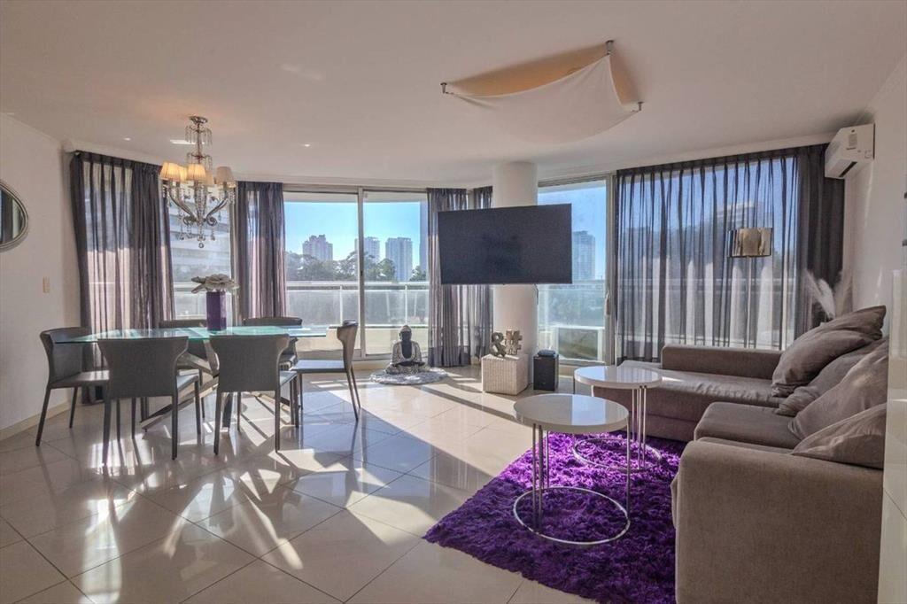 Venta apartamento 3 dormitorios zona Brava