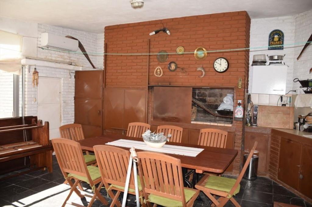 PRECIOSA CASA EN ZONA RESIDENCIAL