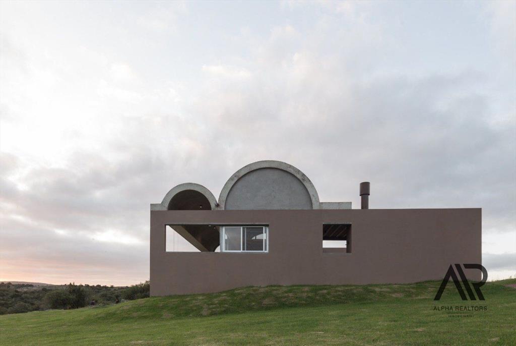 Chacra de 5 ha, con casa de diseño. Ruta 12 Pueblo Eden.