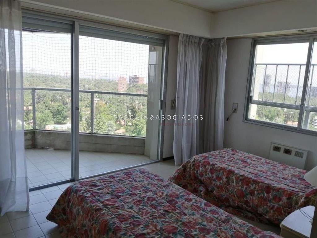 Apartamento en venta de 3 dormitorios en Punta