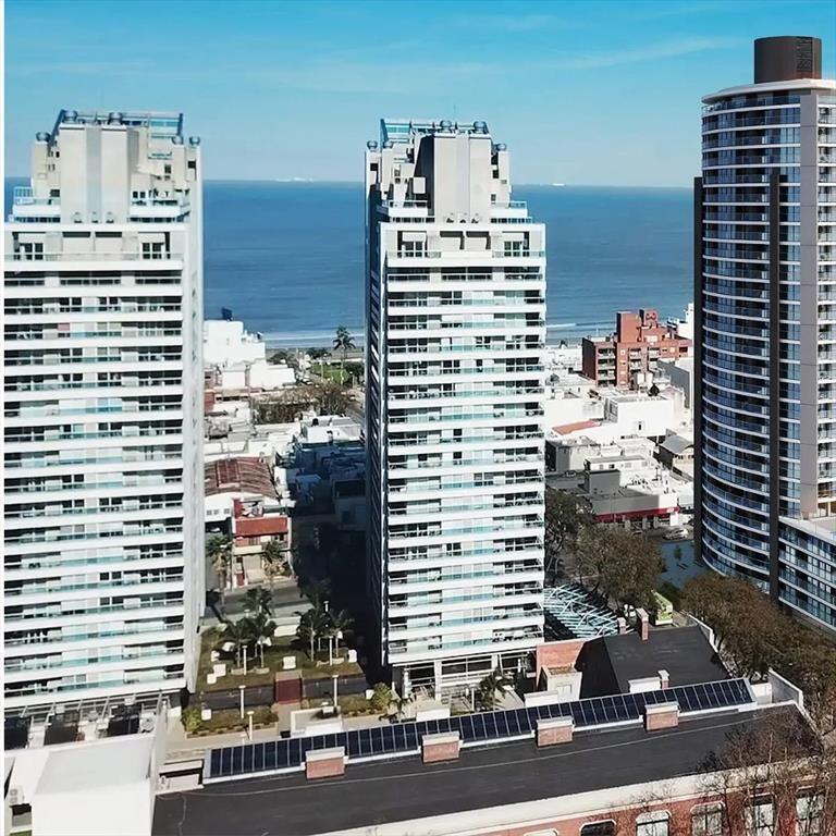 Venta apartamento 3 dormitorios More Buceo