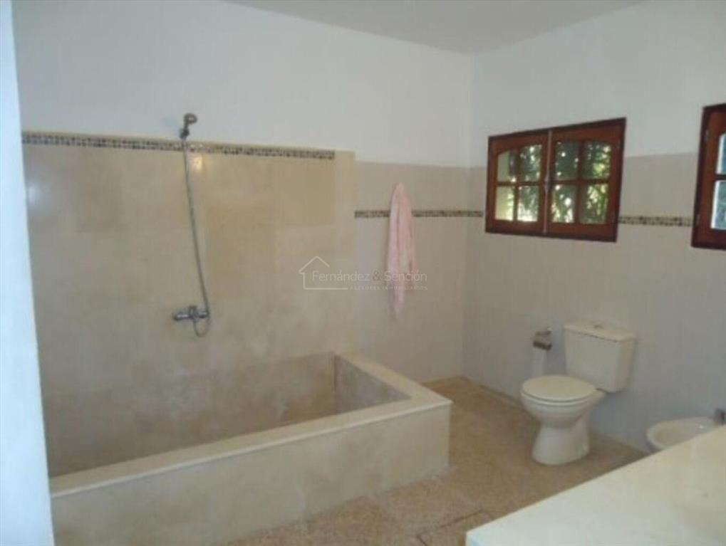 Venta de casa de campo 4 dormitorios zona Pando