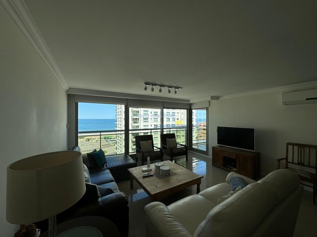 Apartamento en Alquiler de 3 dormitorios en Torre