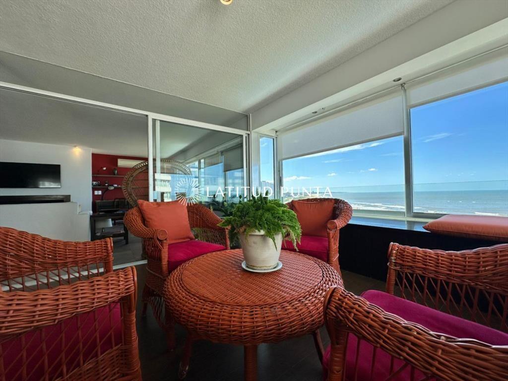 Apartamento en Torre Delfín, 3 dormitorios más