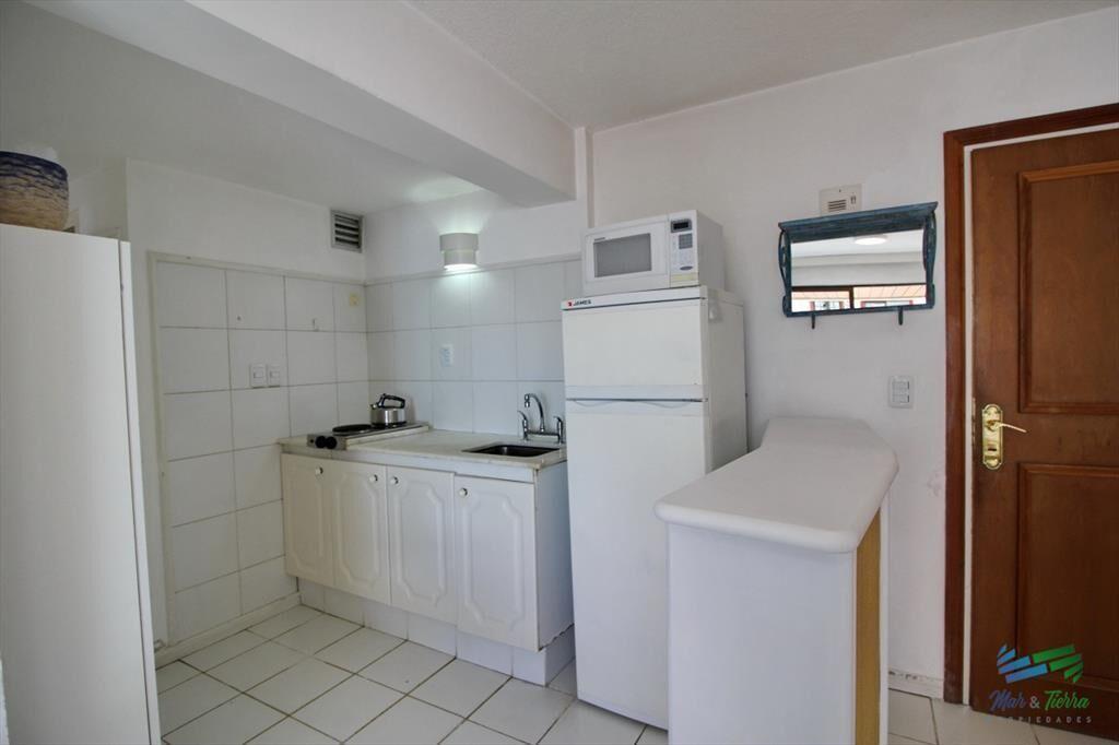 Apartamento de 2 dormitorios con piscina en venta