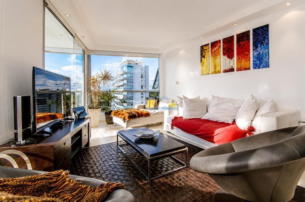 Venta de apartamento de tres dormitorios más en
