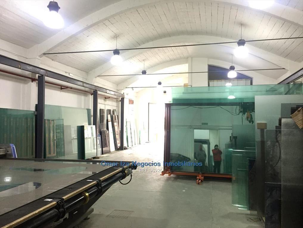 Venta local industrial deposito galpón Sayago, doble entrad
