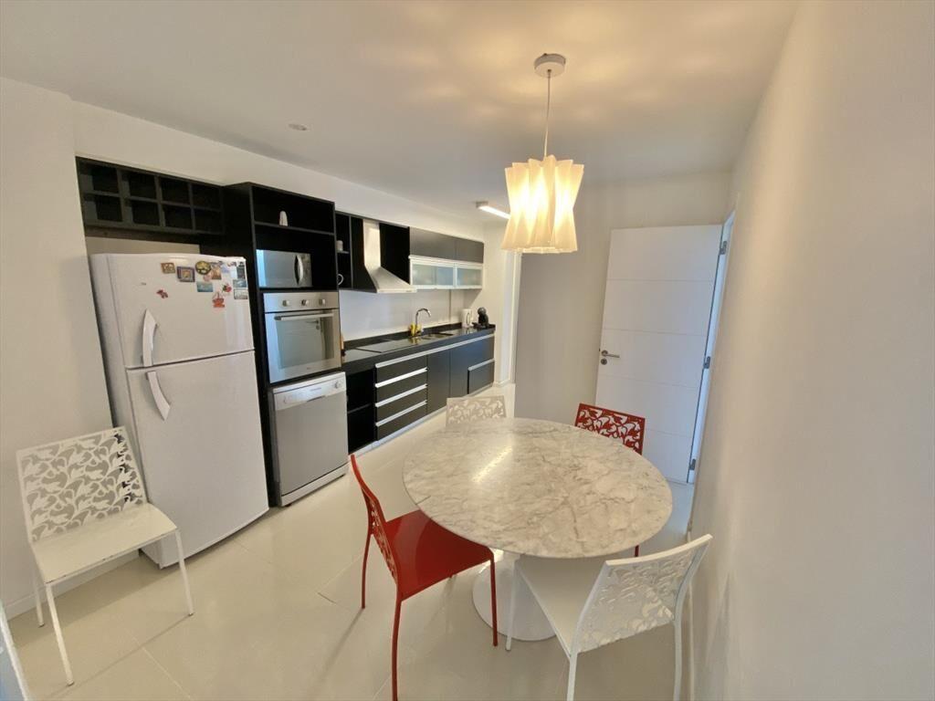 VENTA DE APARTAMENTO DE 3 DORMITORIOS - PLAYA
